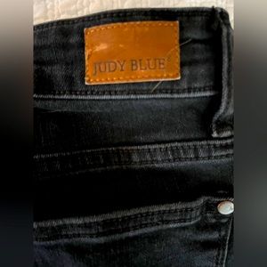 Judy Blue size 11/30 Skinny fit black jeans.